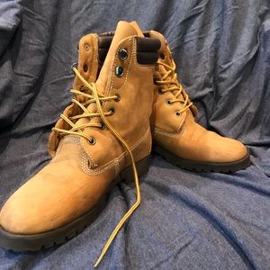 LIKE NEW timberland brown leather boots